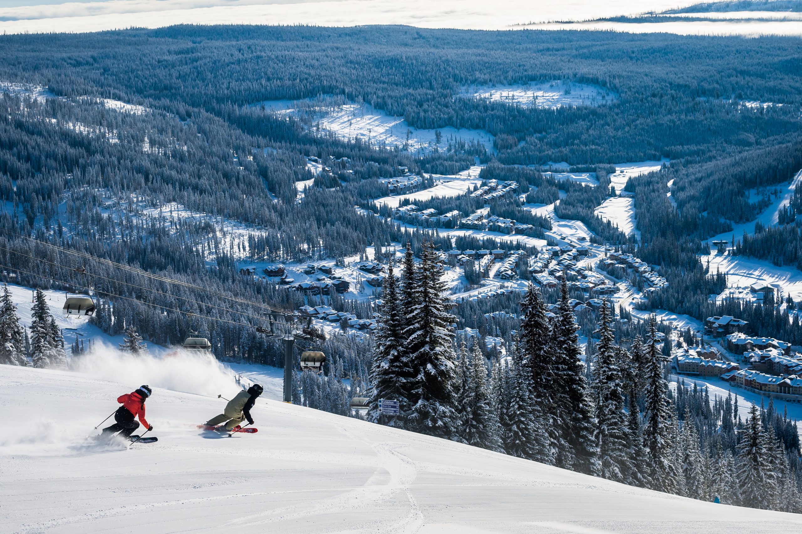 Skiing at Sun Peaks Resort