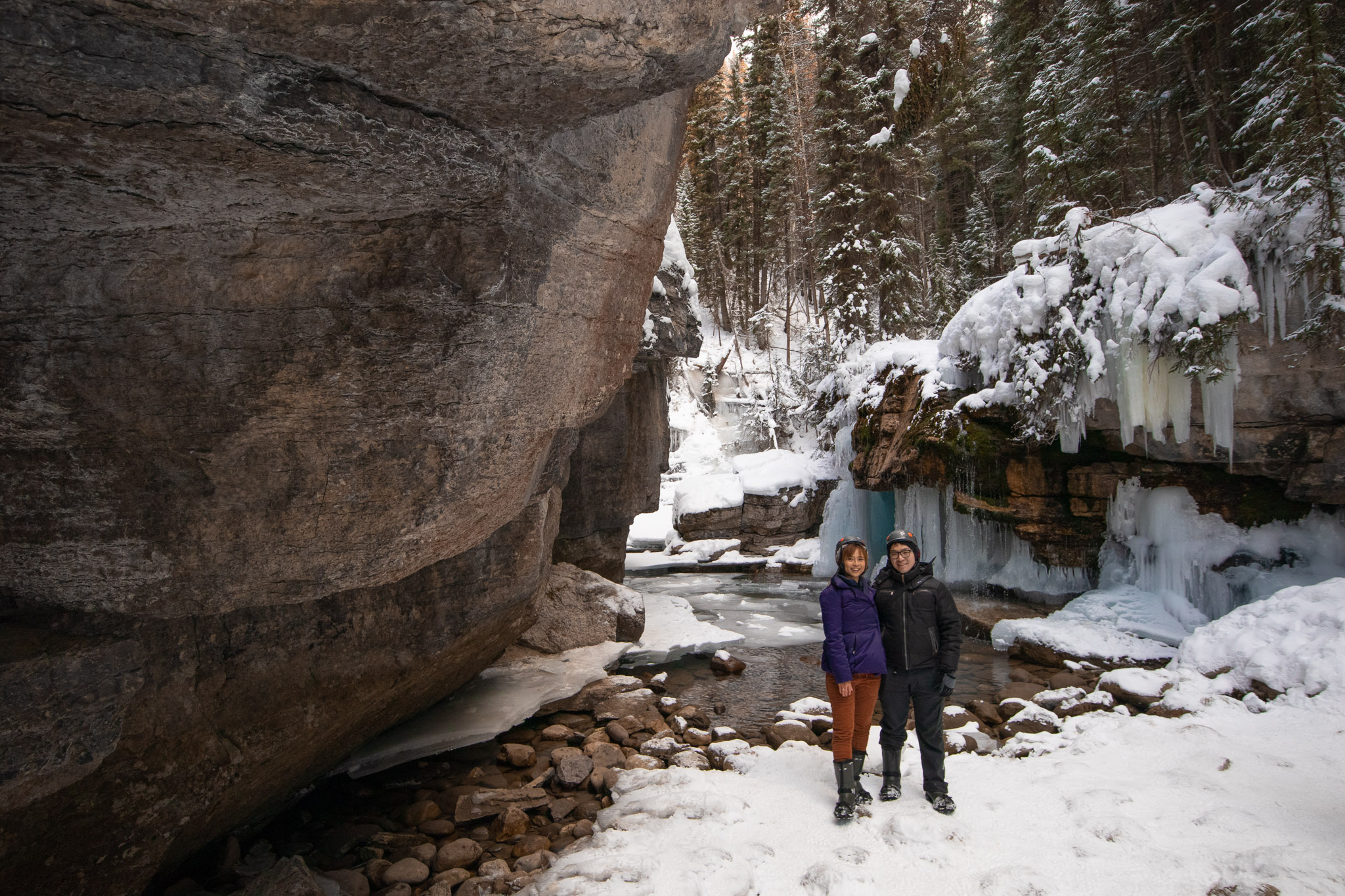 maligne canyon winter hike in Jasper, AB