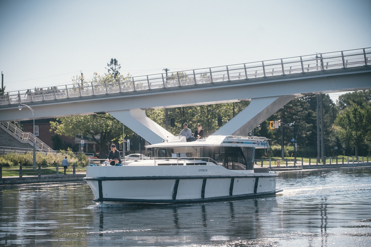 Le Boat on the Rideau Canal, Ottawa