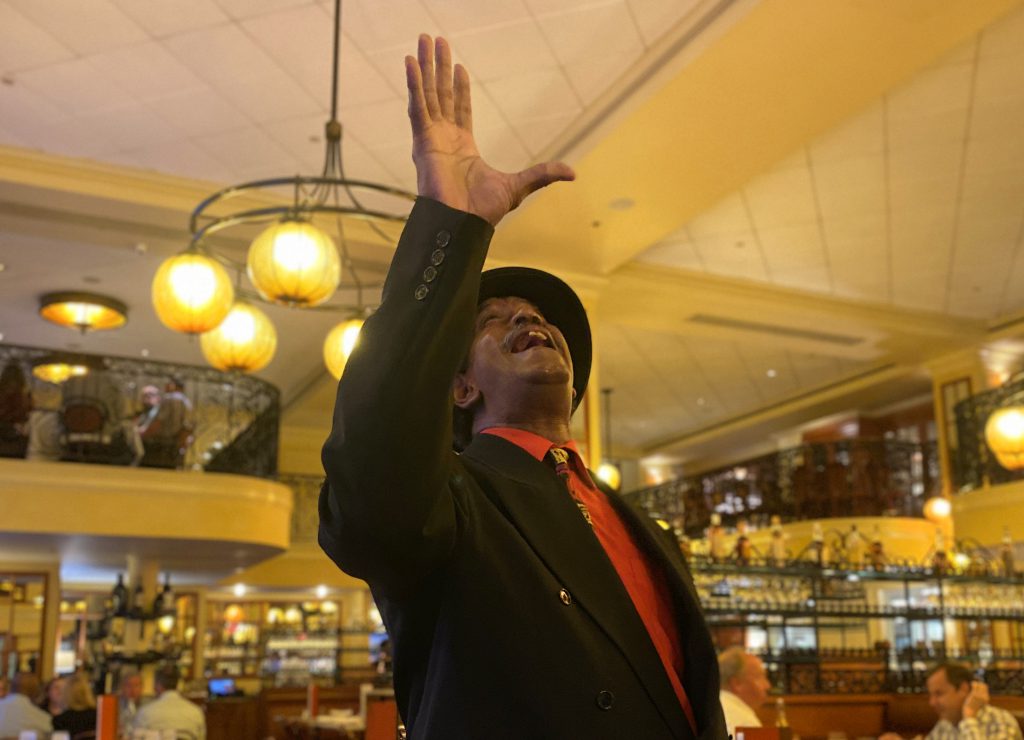 shoo_dee_wop_at_bourbon_house_in_new_orleans_-_peoples_choice_photo_award
