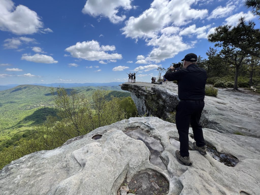 appa-volunteer_ridge_runner_bill_dawson_takes_photos_credit_jennifer_bain