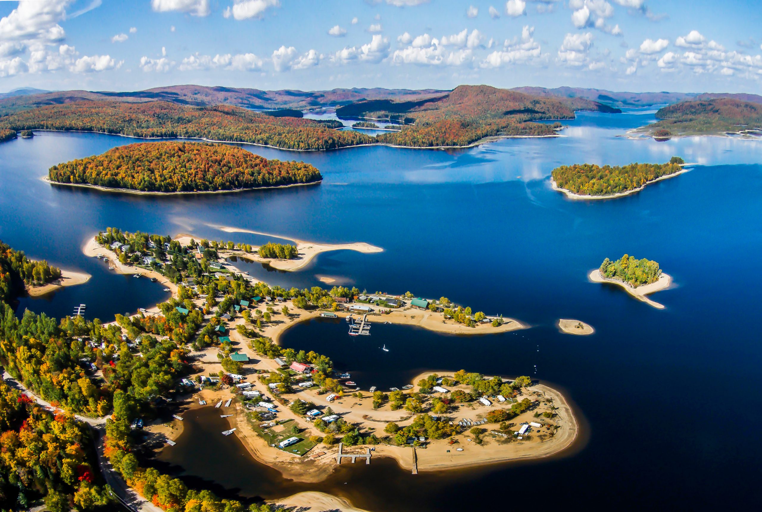 Kiamika reservoir and Cecaurel Outfitters @QVO William Demers