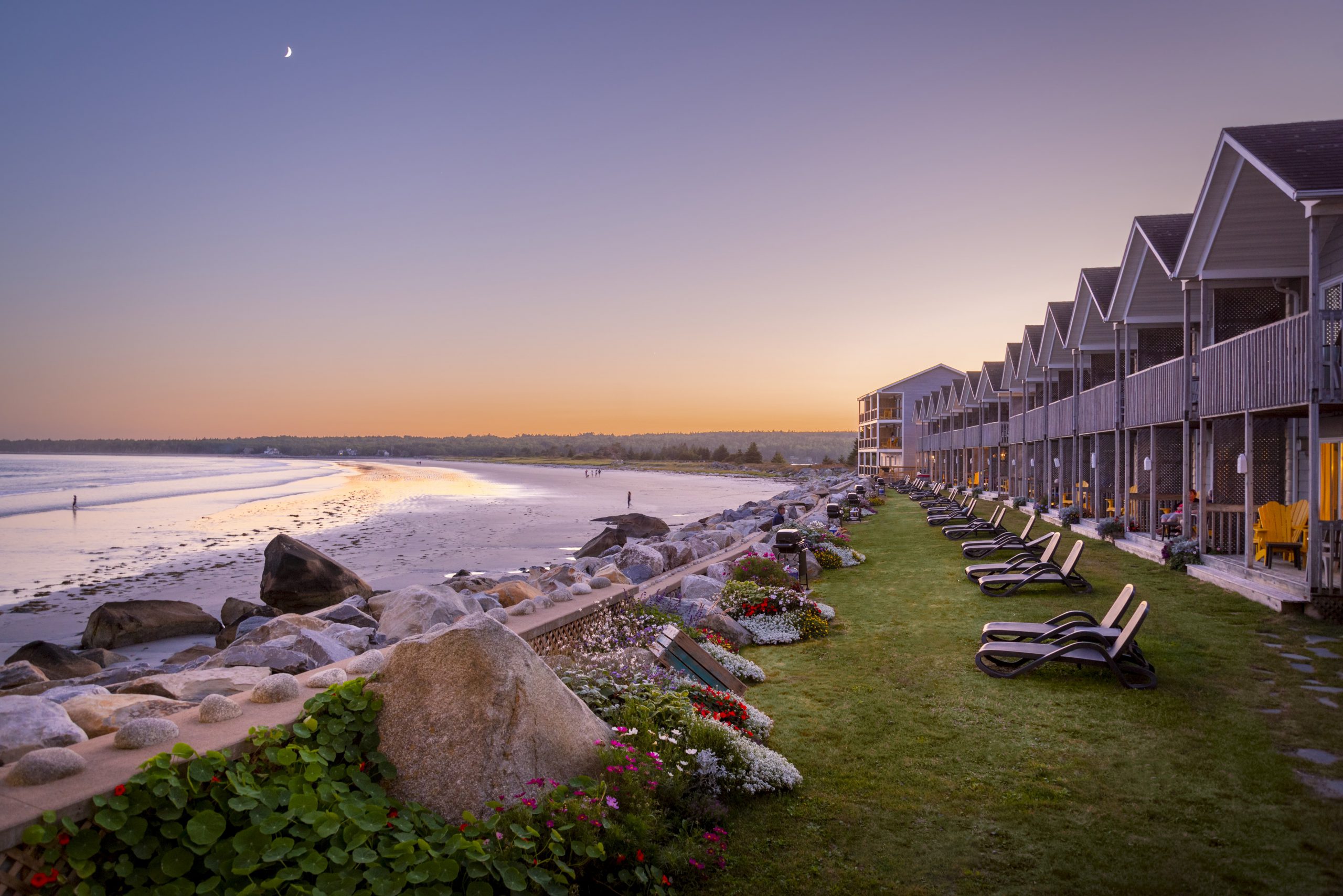 An abundance of coastal accommodations such as the Quarterdeck Beachside Resort.